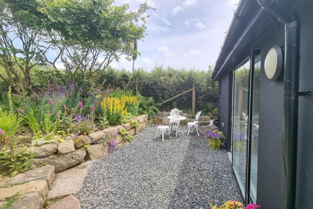 Hallegan Annexe With Private Garden And Woodland Camborne Exterior photo